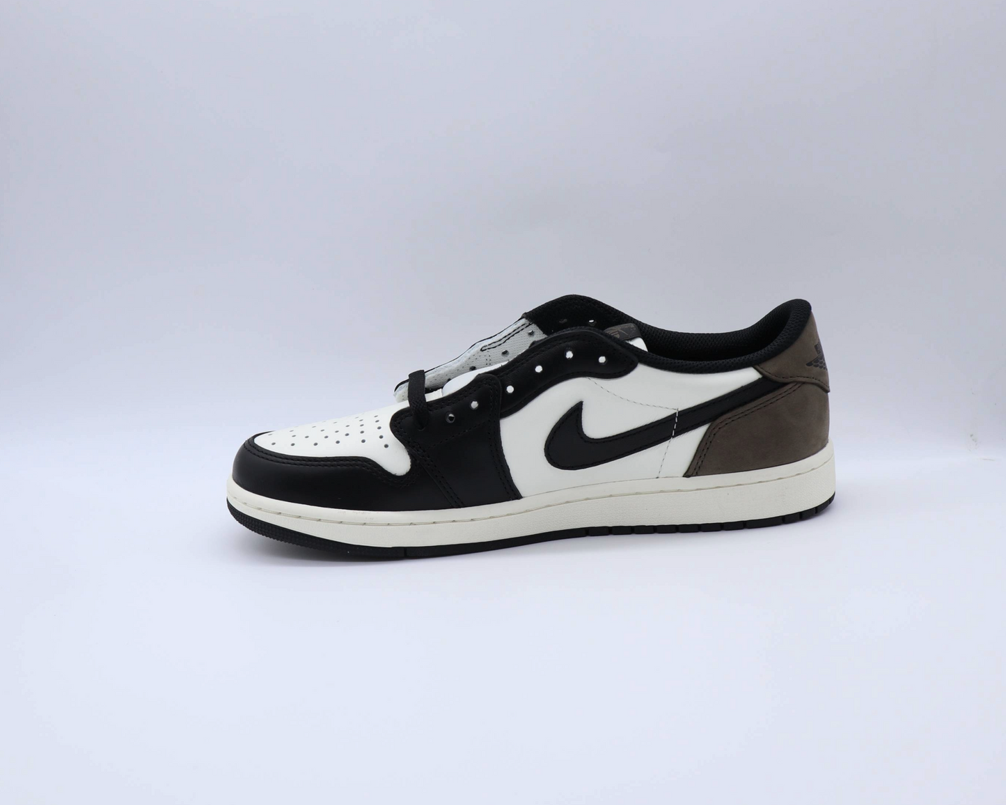 Jordan 1 Low OG Mocha Sz 10.5