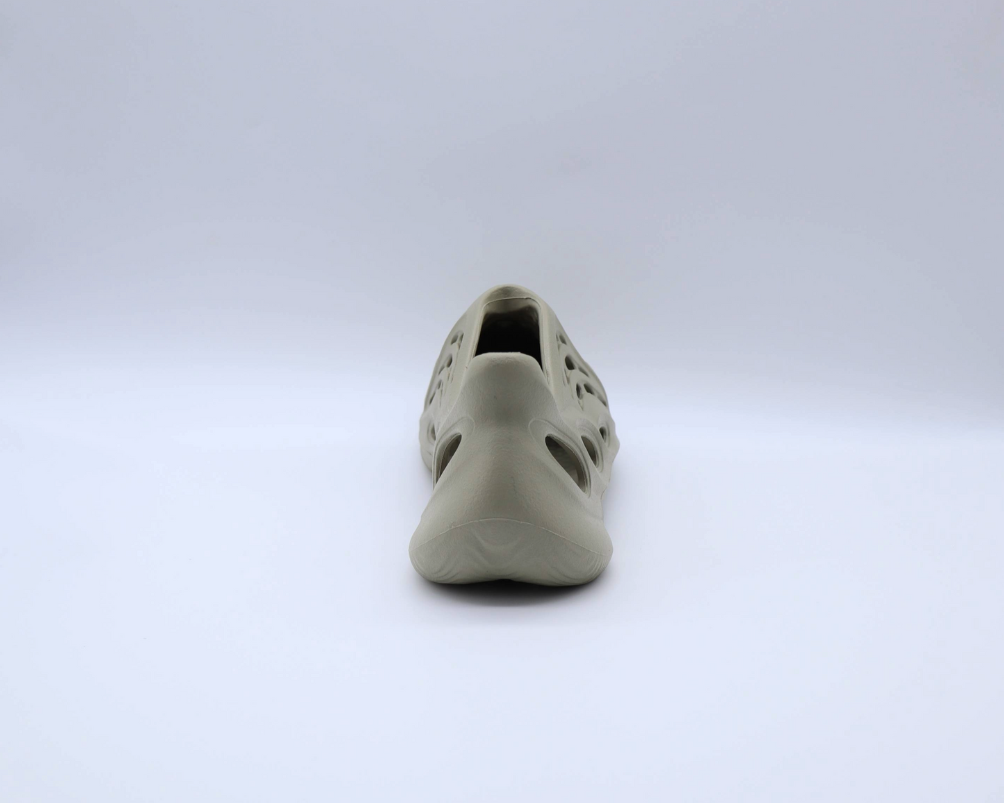 Yeezy Foam Runner Stone Salt Sz 2y (GS)