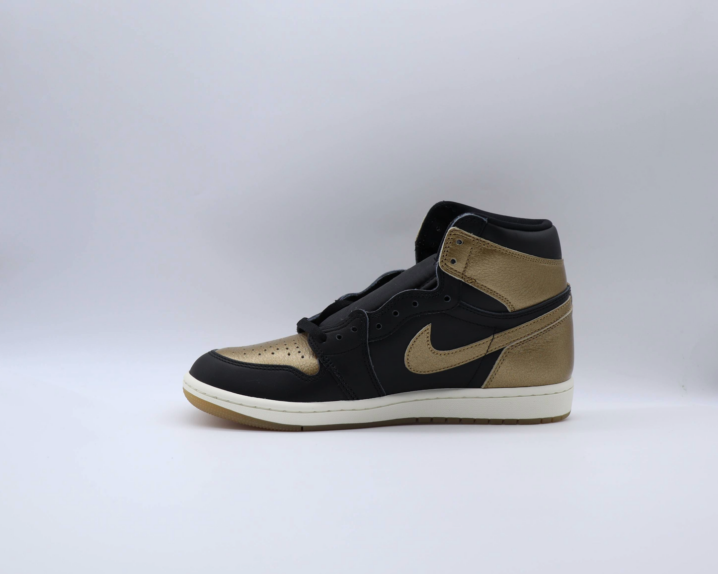 Jordan 1 High Black Metallic Gold Sz 10