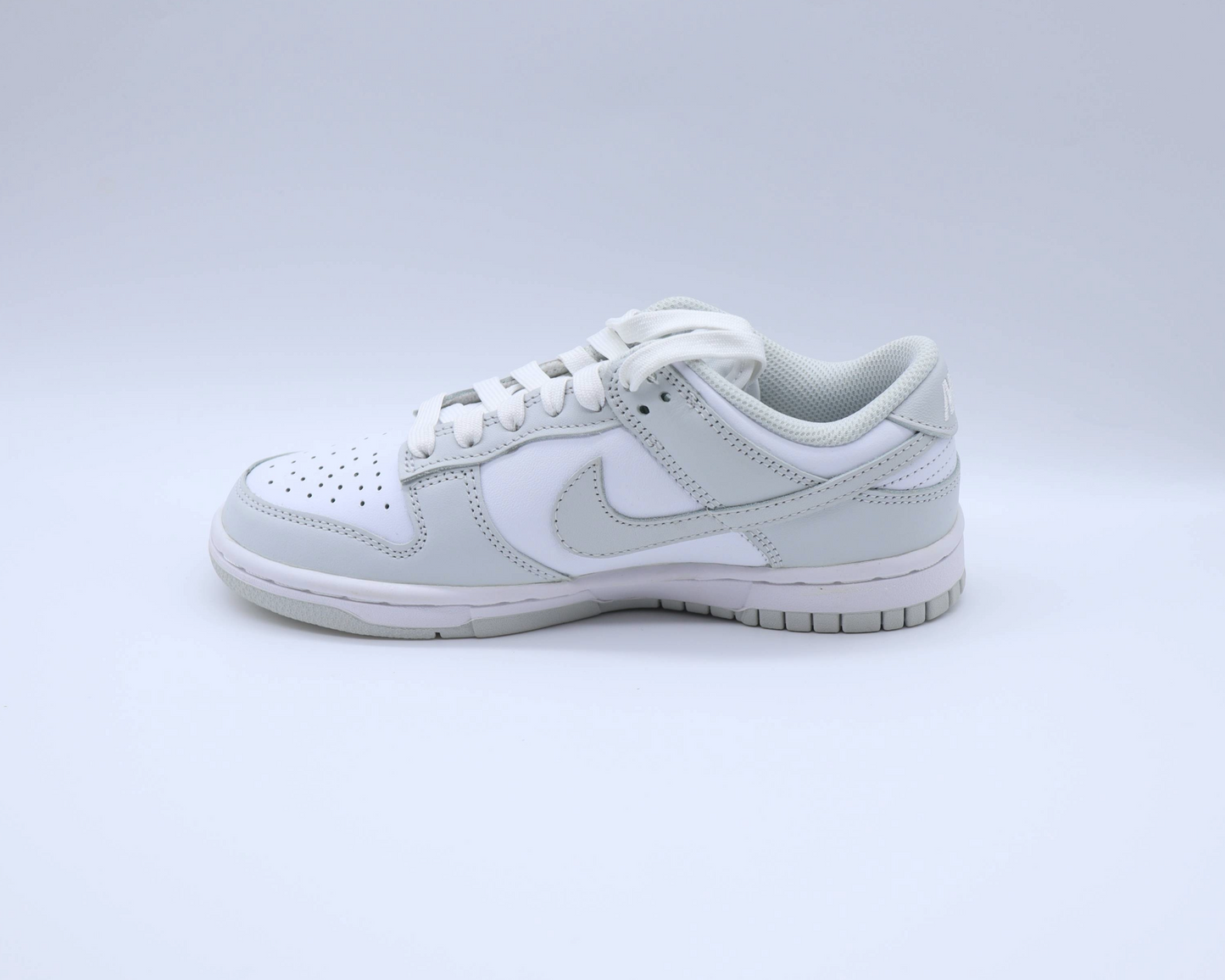 Nike Dunk Low Photon Dust Sz 3.5 (5w) (GS)