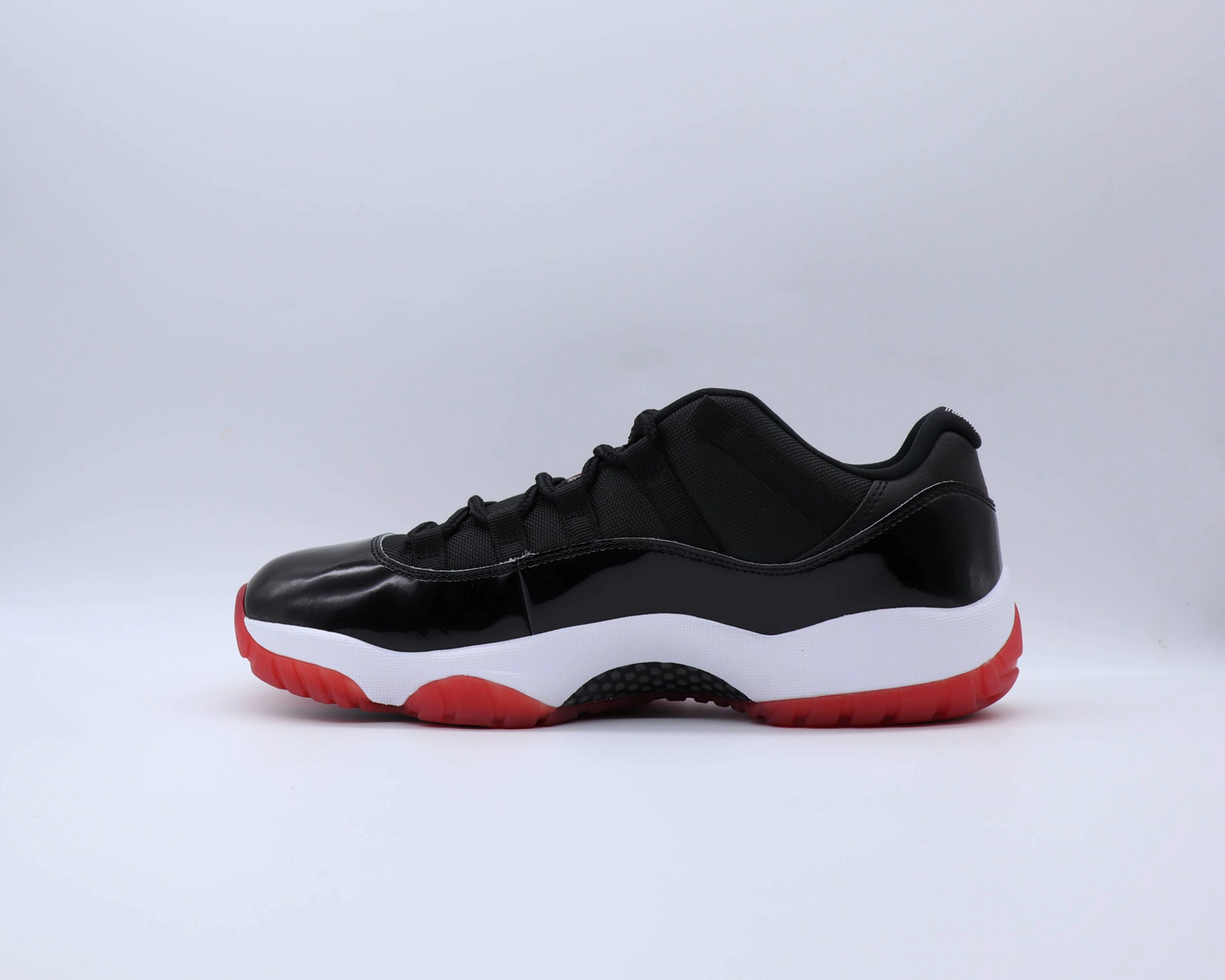 Jordan 11 Low Bred Sz 10.5