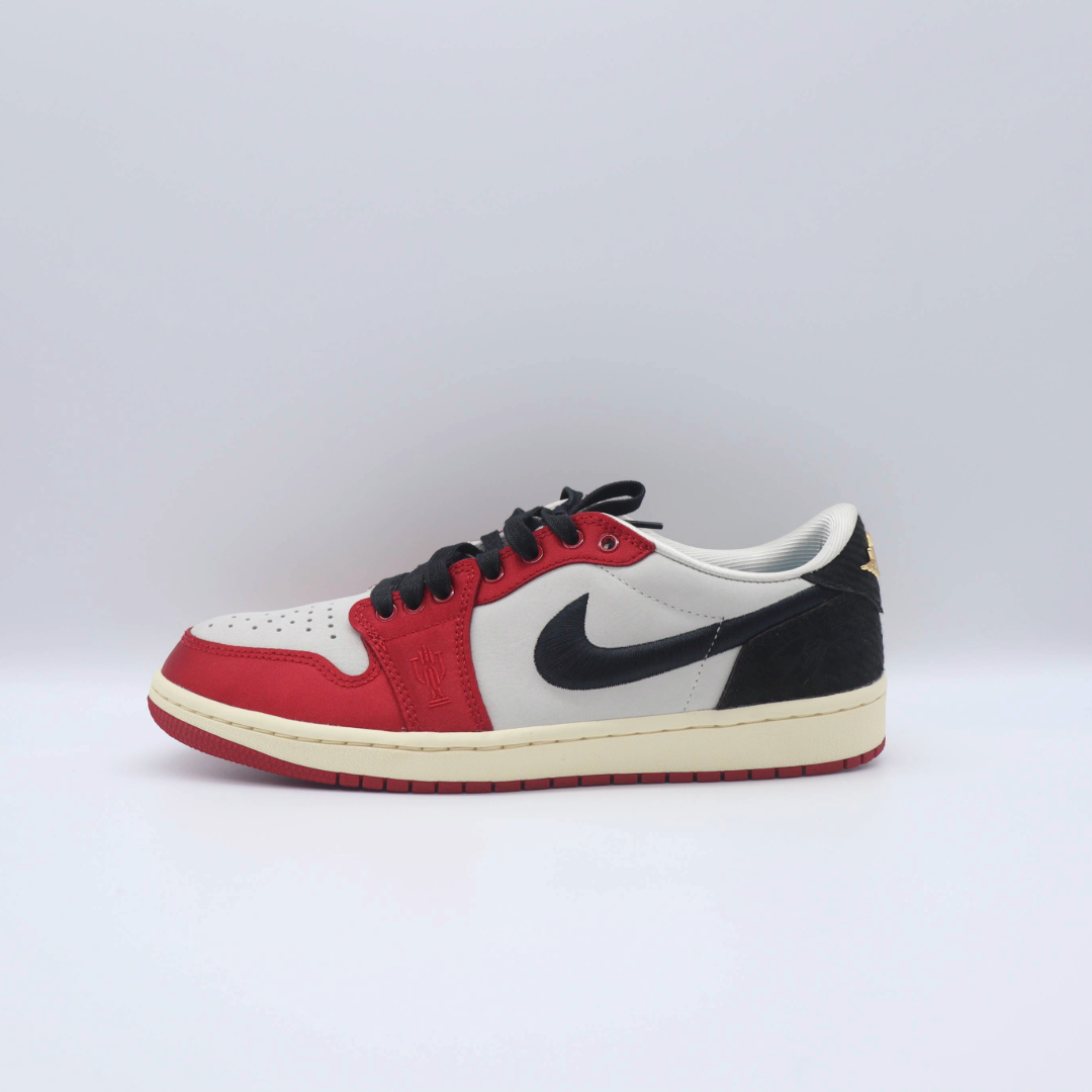 Jordan 1 Retro Low OG Trophy Room Sz 8.5 (Tried On)