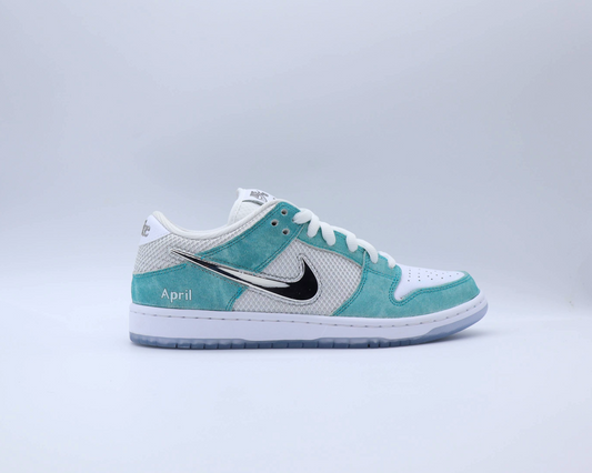 Nike SB Dunk Low April Sz 8.5